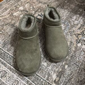 UGG Classic Ultra Mini Boots Moss Green